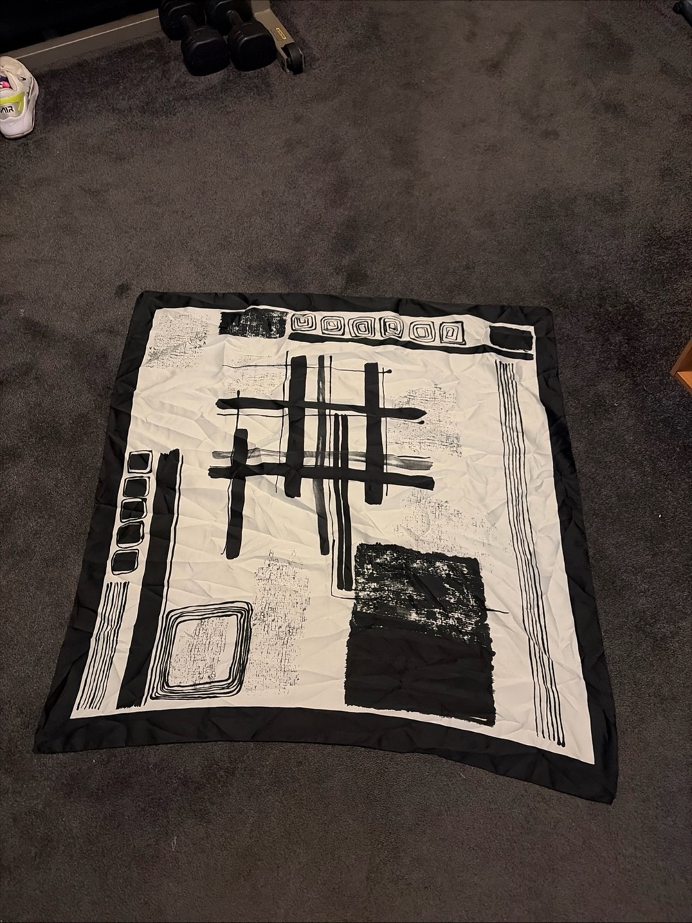 Vintage art of the scarf Black/white Geometric Design 32”